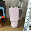 YETI Travel Mug 30 oz Rosa con Tapa