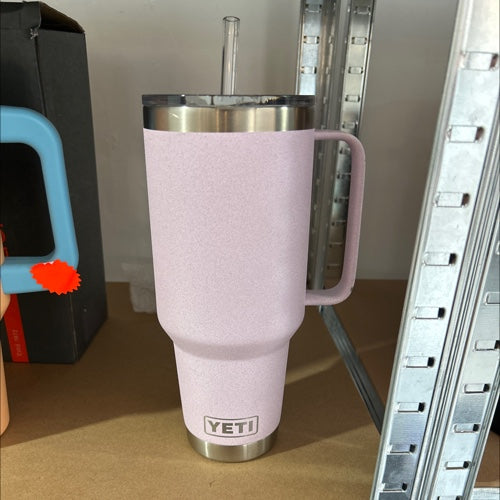 YETI Travel Mug 30 oz Rosa con Tapa